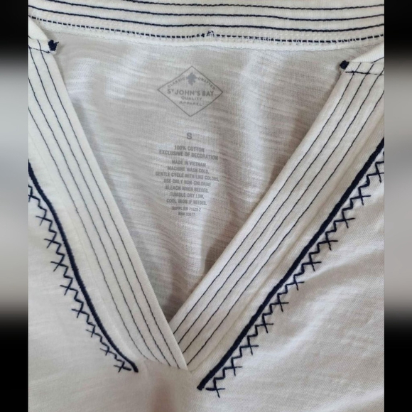 St. John's Bay Embroidered Short Sleeve Top Size S - Picture 4 of 6